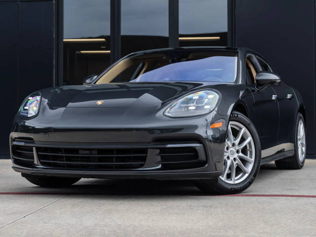 2018 Porsche Panamera 4 AWD photo