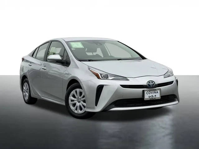2022 Toyota Prius L Eco FWD photo