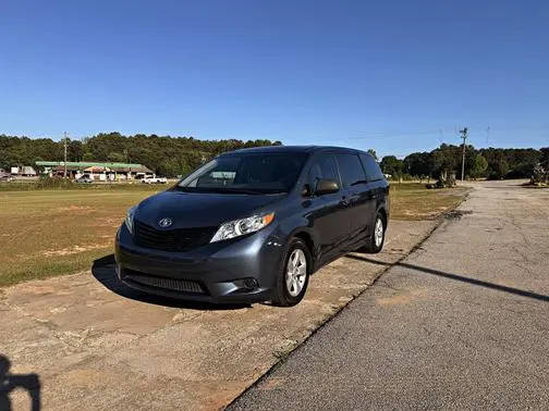 2015 Toyota Sienna L FWD photo