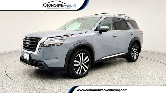 2023 Nissan Pathfinder Platinum 4WD photo