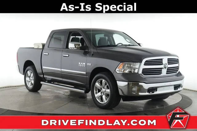 2017 Ram 1500 SLT 4WD photo