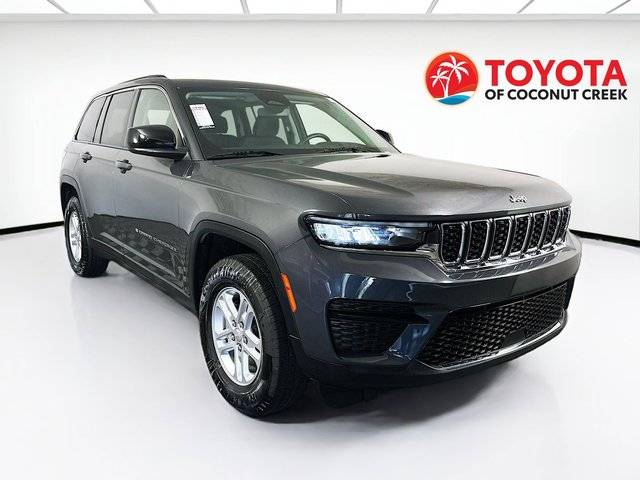 2023 Jeep Grand Cherokee Laredo RWD photo