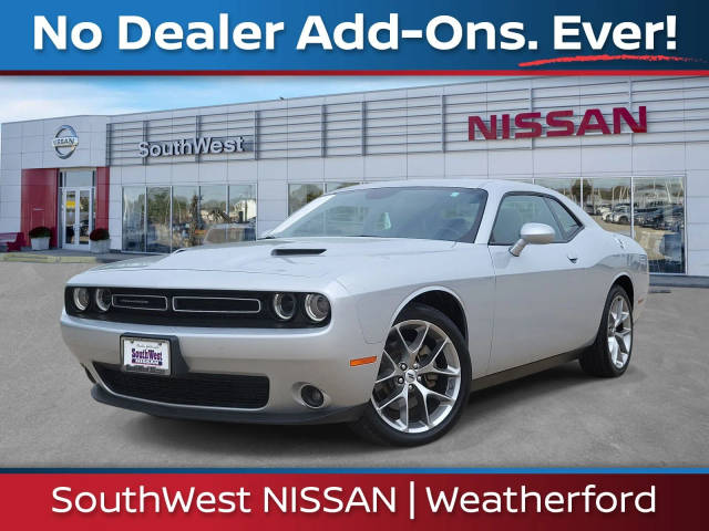 2023 Dodge Challenger SXT RWD photo