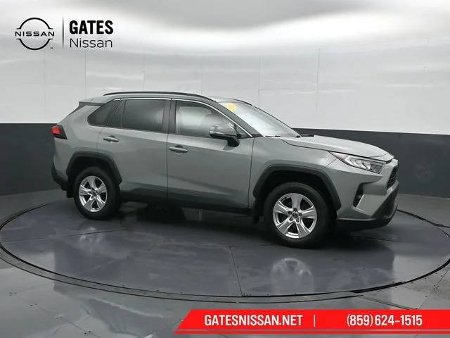 2021 Toyota RAV4 XLE AWD photo