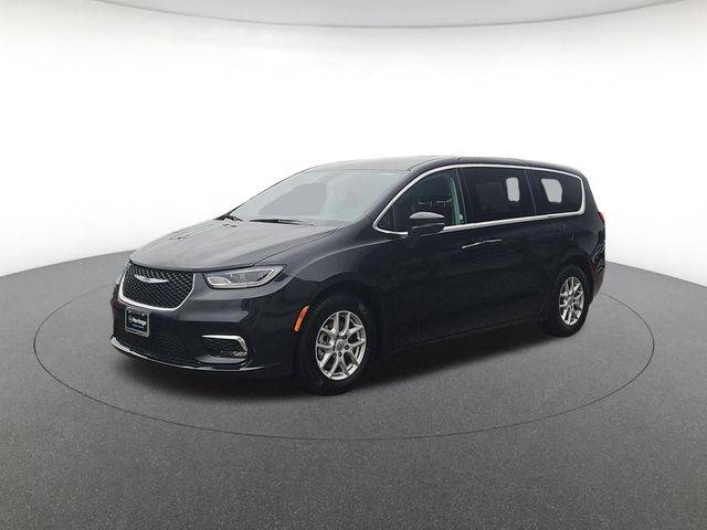 2023 Chrysler Pacifica Minivan Touring L FWD photo