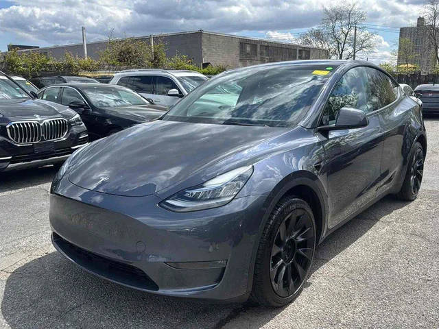 2022 Tesla Model Y Long Range AWD photo
