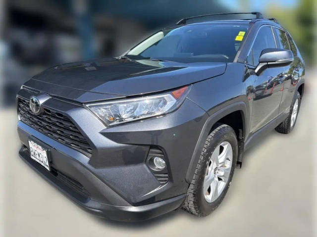2021 Toyota RAV4 XLE FWD photo