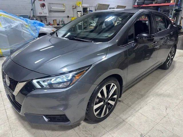 2022 Nissan Versa SR FWD photo