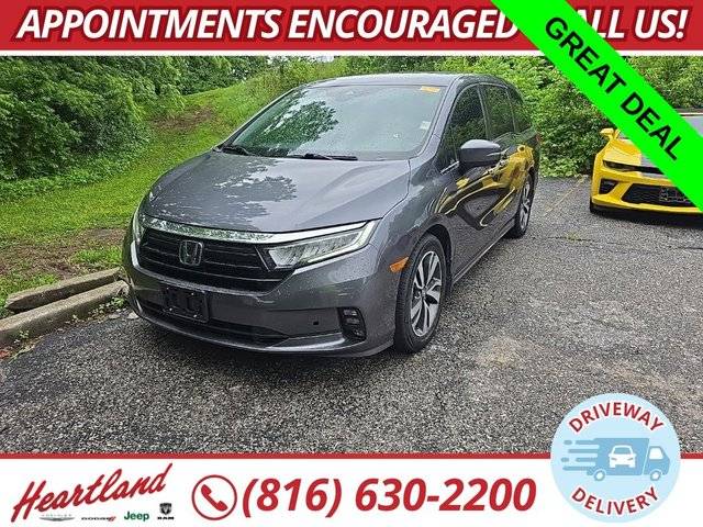 2021 Honda Odyssey Touring FWD photo