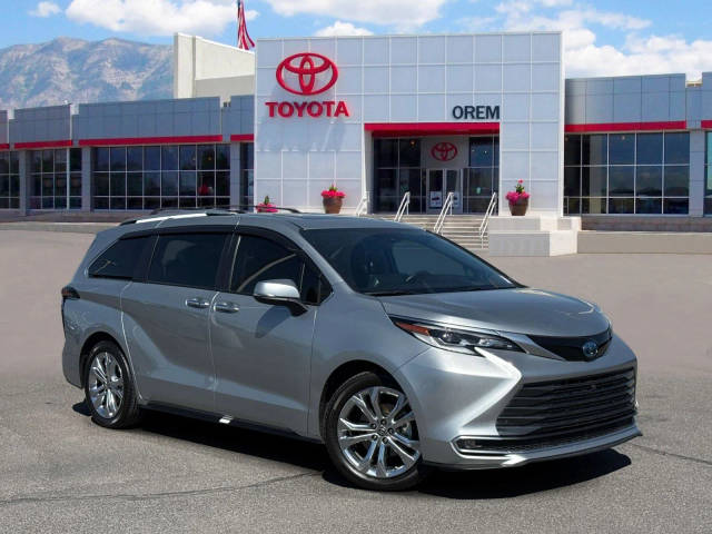 2023 Toyota Sienna Platinum FWD photo