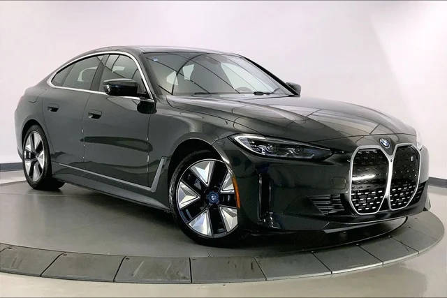 2023 BMW i4 eDrive40 RWD photo