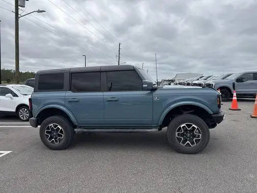 2023 Ford Bronco 4 Door Outer Banks 4WD photo