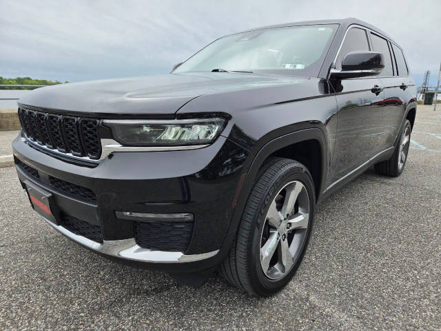 2022 Jeep Grand Cherokee L Limited 4WD photo