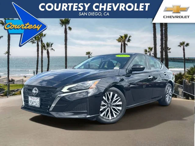 2023 Nissan Altima 2.5 SV FWD photo