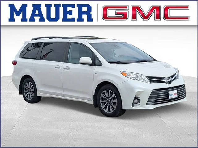 2020 Toyota Sienna XLE AWD photo