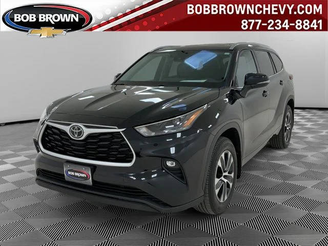 2022 Toyota Highlander XLE AWD photo