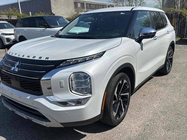 2022 Mitsubishi Outlander SE 4WD photo