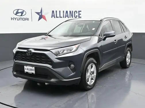 2021 Toyota RAV4 XLE FWD photo