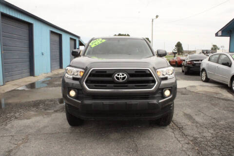 2017 Toyota Tacoma SR5 4WD photo