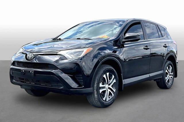 2018 Toyota RAV4 LE FWD photo