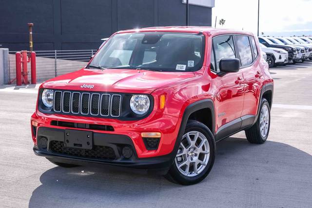 2023 Jeep Renegade Latitude 4WD photo