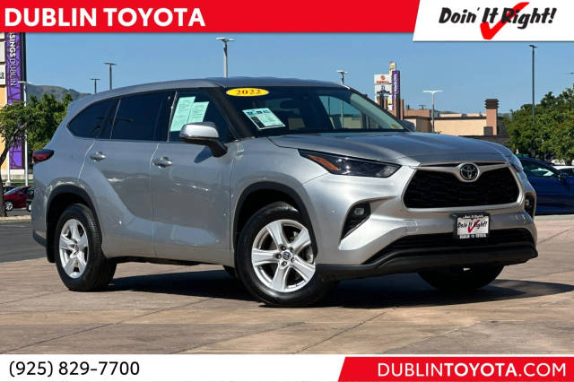 2022 Toyota Highlander LE AWD photo