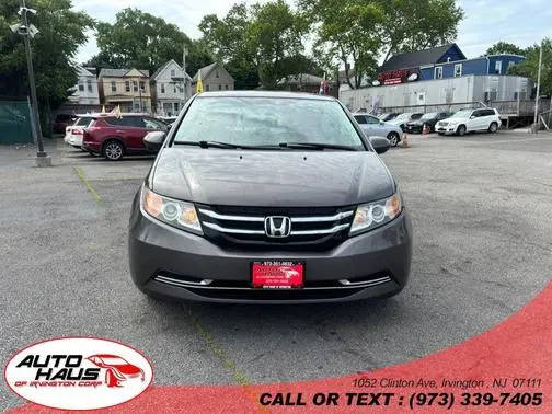 2017 Honda Odyssey SE FWD photo