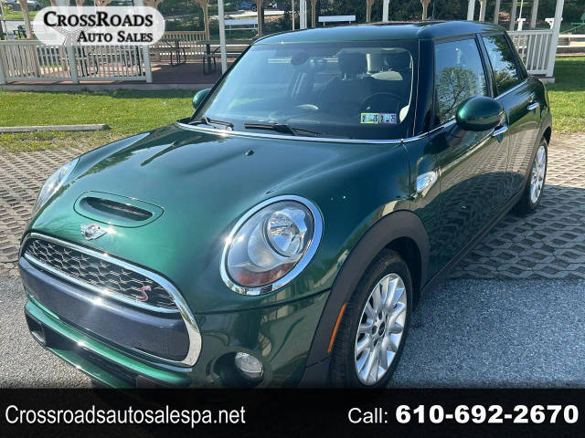 2015 MINI Hardtop 4 Door S FWD photo