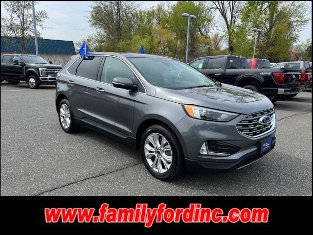 2022 Ford Edge Titanium AWD photo