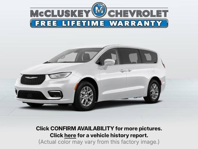 2023 Chrysler Pacifica Minivan Touring L FWD photo