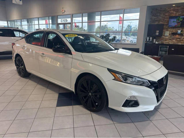 2022 Nissan Altima 2.5 SR AWD photo