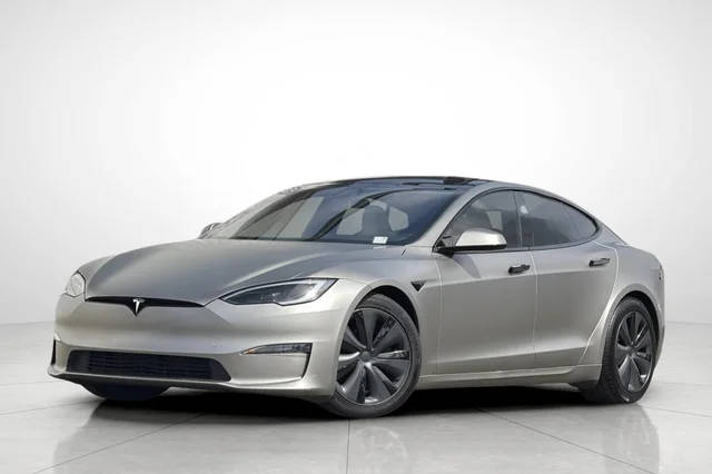 2023 Tesla Model S Standard Range AWD photo