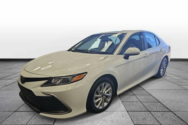 2023 Toyota Camry LE FWD photo