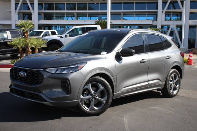 2023 Ford Escape ST-Line FWD photo