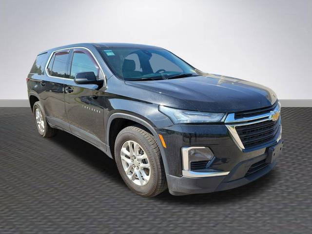 2023 Chevrolet Traverse LS AWD photo