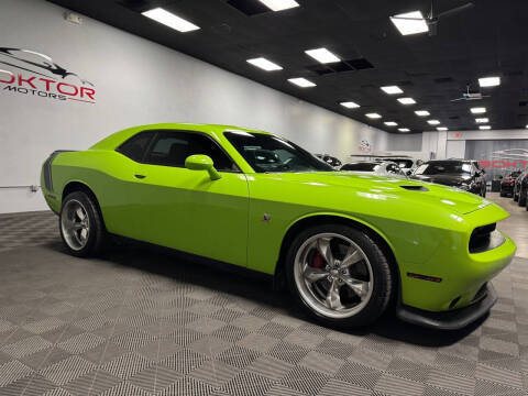 2015 Dodge Challenger R/T Scat Pack RWD photo