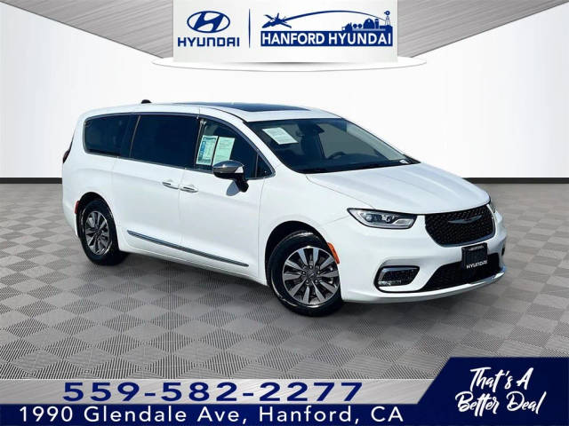 2023 Chrysler Pacifica Minivan Hybrid Limited FWD photo