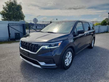 2022 Kia Carnival LX FWD photo