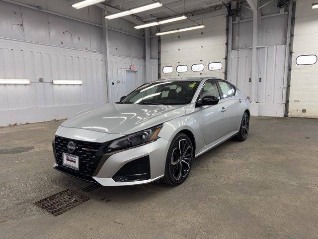 2023 Nissan Altima 2.5 SR FWD photo