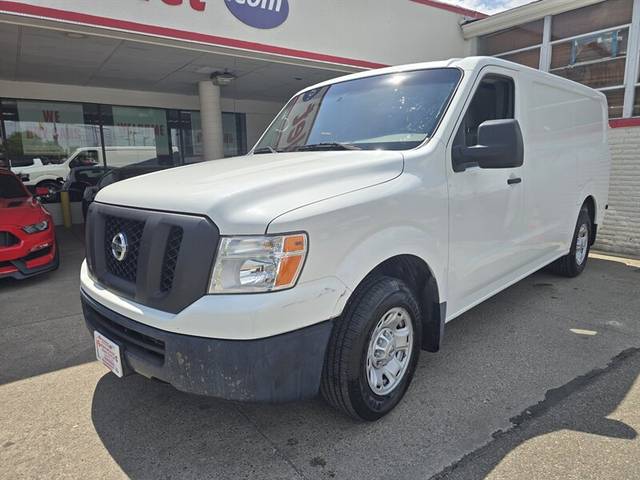 2016 Nissan NV Cargo SV RWD photo