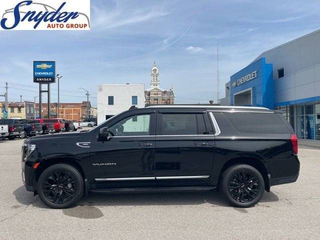 2023 GMC Yukon XL SLT 4WD photo