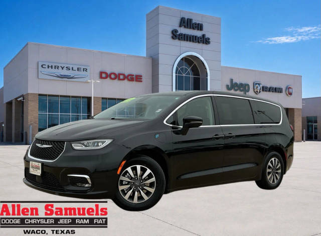 2023 Chrysler Pacifica Minivan Hybrid Touring L FWD photo