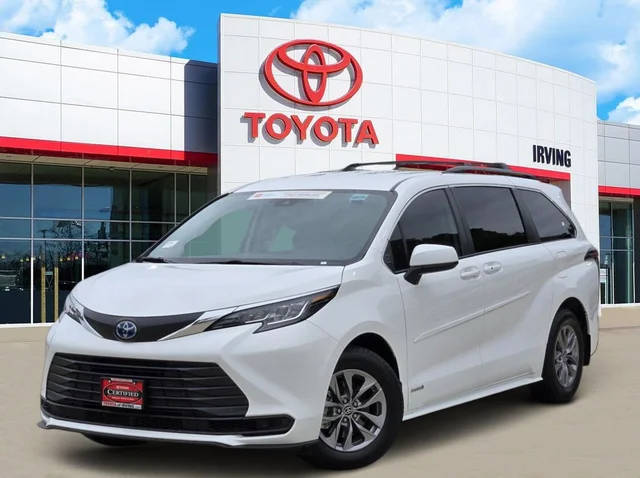 2021 Toyota Sienna LE FWD photo