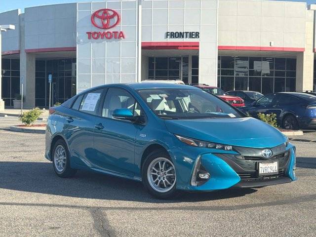 2017 Toyota Prius Prime Advanced FWD photo