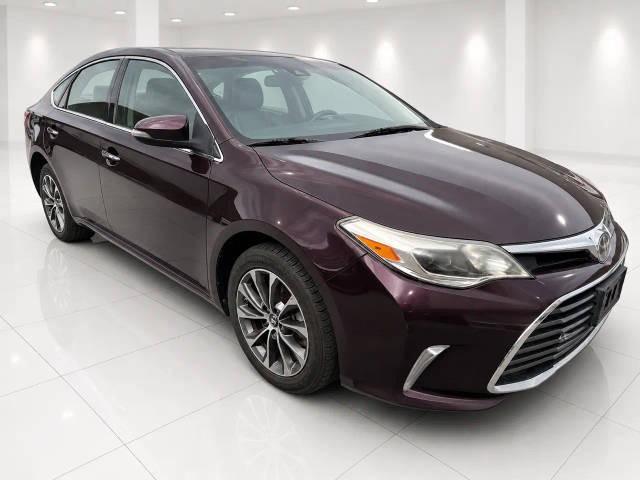 2017 Toyota Avalon XLE FWD photo