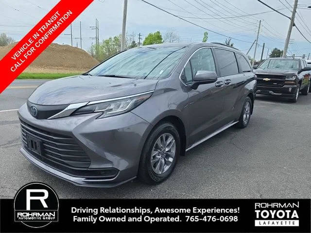 2023 Toyota Sienna LE AWD photo