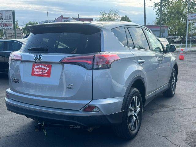 2018 Toyota RAV4 LE AWD photo