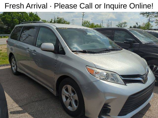 2020 Toyota Sienna LE FWD photo