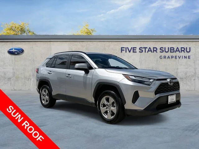 2022 Toyota RAV4 XLE FWD photo