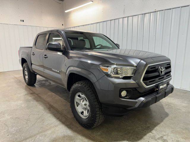 2016 Toyota Tacoma SR5 4WD photo